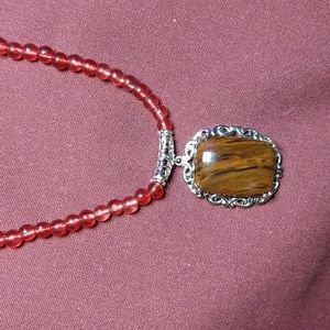 NWT- (2 IN ONE)GARNET. 22" NECKLACE WITH A COFFEE OBSIDIAN PENDANT. (R-017/149
